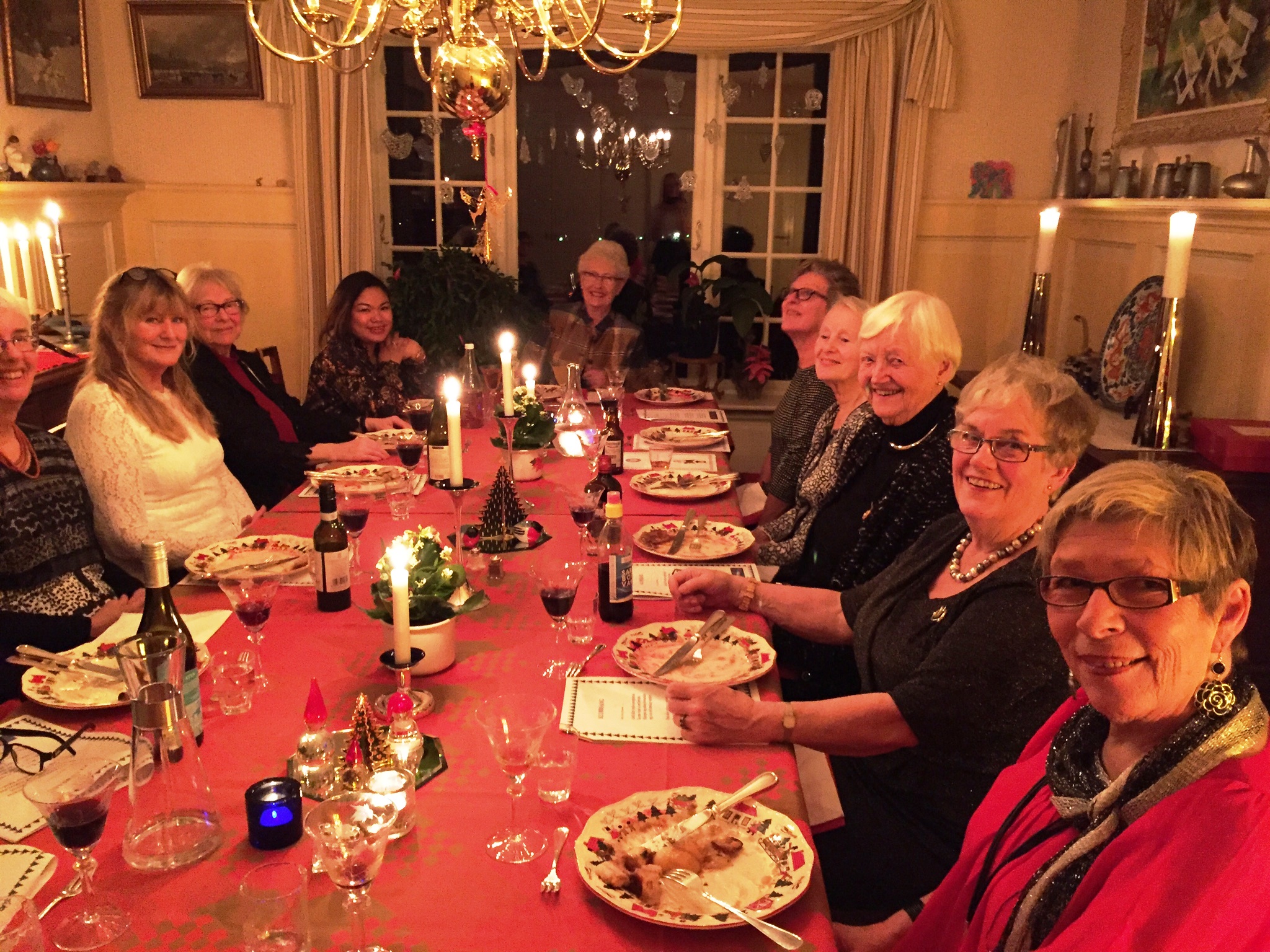 Det var et flott langbord på julemøtet 3. desember 2015