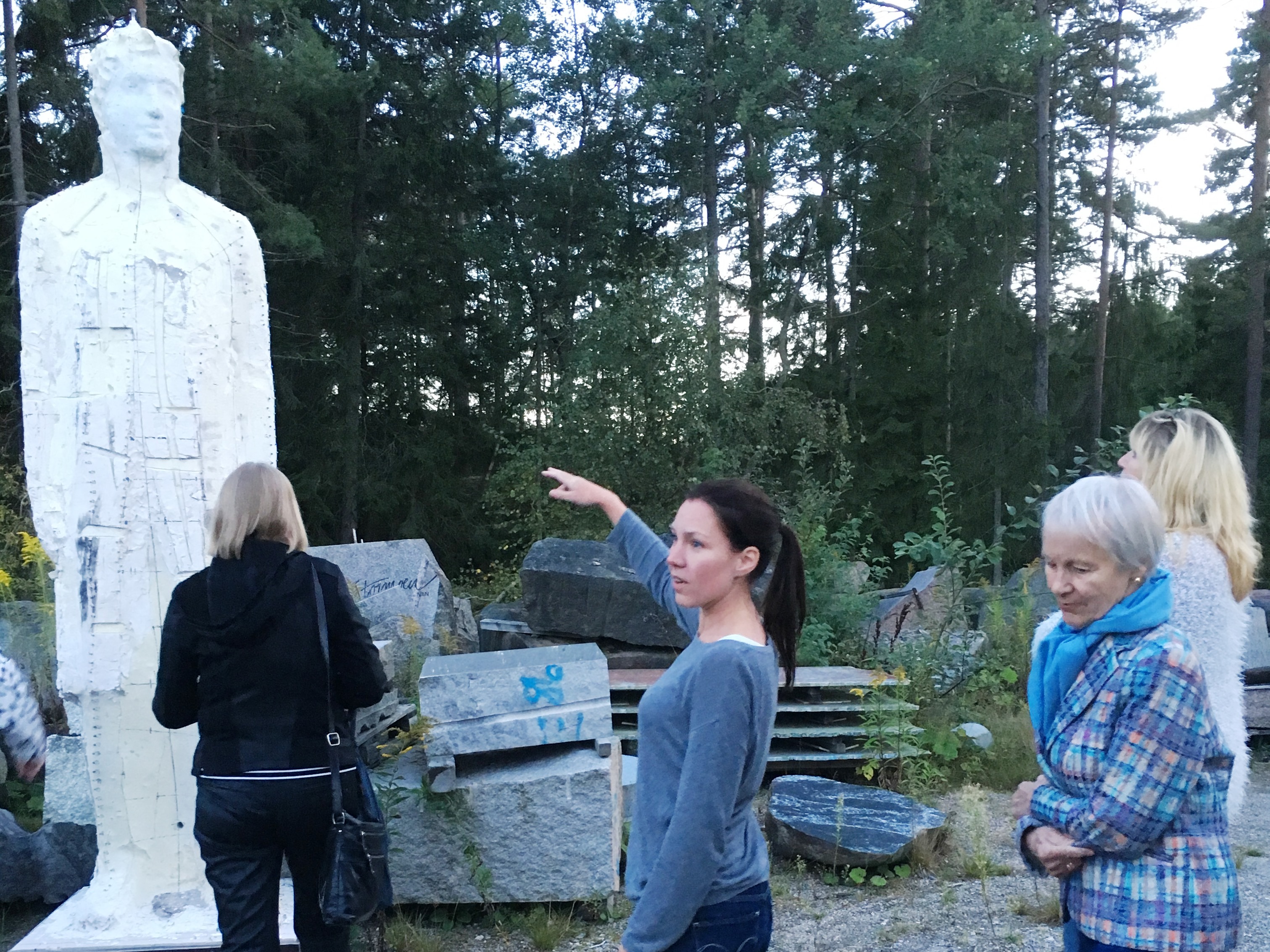 September 2016: Omvisning på Johansens Monumenthuggeri