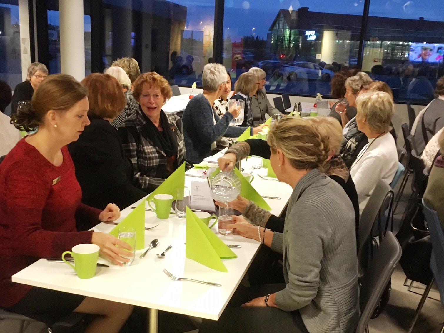 Distriktsmøtet 2016 på INSPIRIA: Vi fikk nydelig middag i kaféen